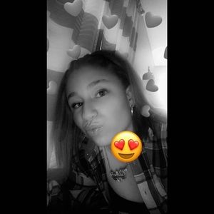 Meet your Posher, Chloe